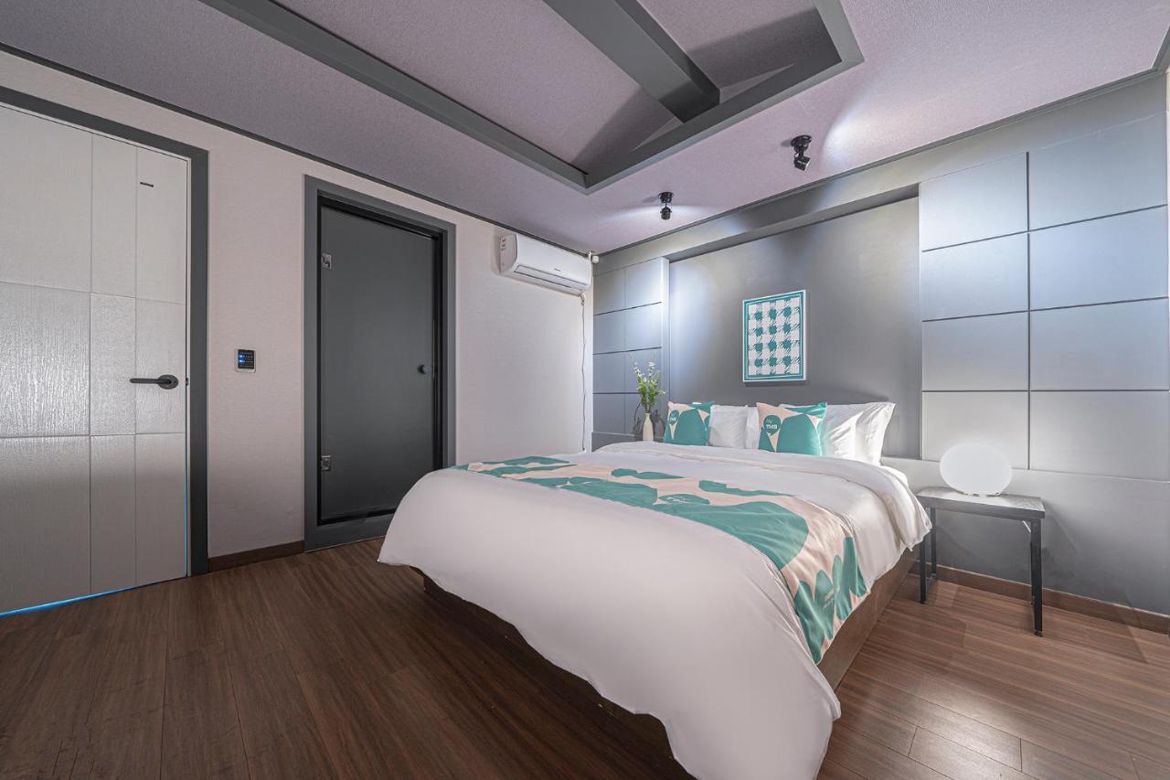 By Ths Valentine Hotel Incheon Siheung Экстерьер фото