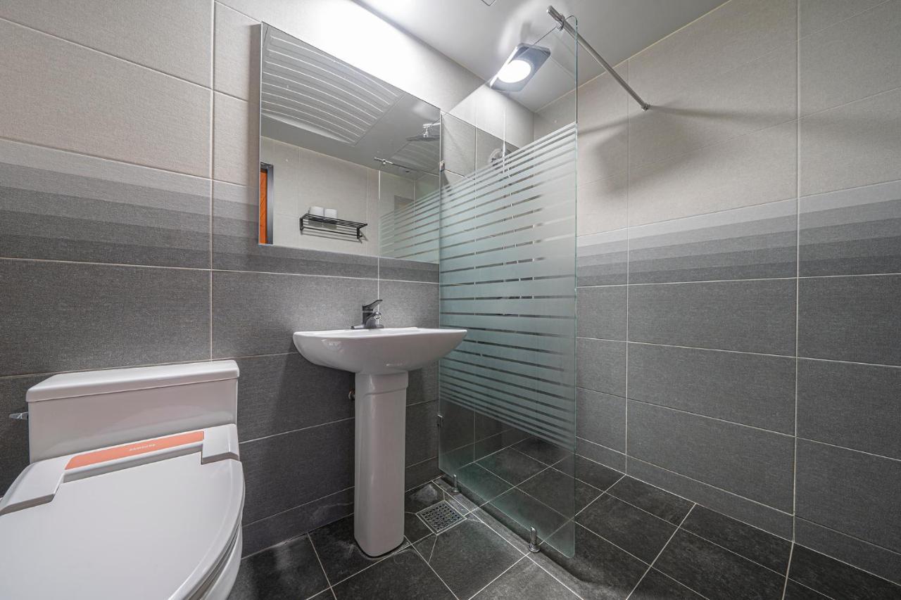 By Ths Valentine Hotel Incheon Siheung Экстерьер фото